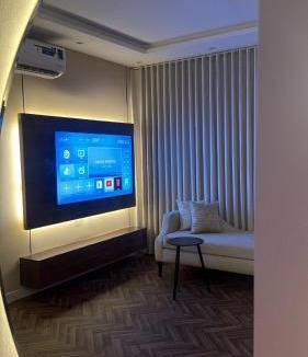 Jeddah Apartment | غرفة بسرير ماستر بالقرب من مطار عبدالعزيز