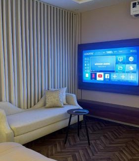 Jeddah Apartment | غرفة بسرير ماستر بالقرب من مطار عبدالعزيز