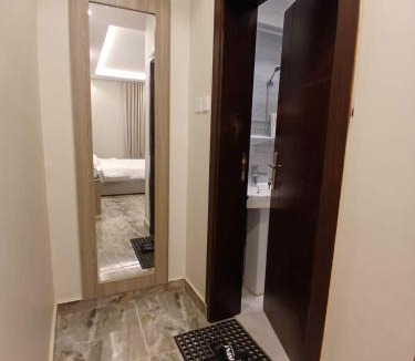 Al Kura Apartment | استديو راقي بدخول ذاتي وخصوصية تامة j14