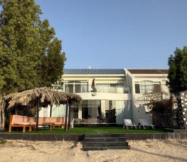 Dhahban Villa | درة العروس فيلا الشاطئ الذهبي Golden Beach Villa
