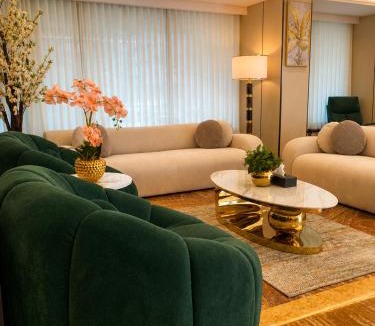 Al-Hamra'a Hotel | IQ Hotel alhamra فندق اي كيو الحمراء