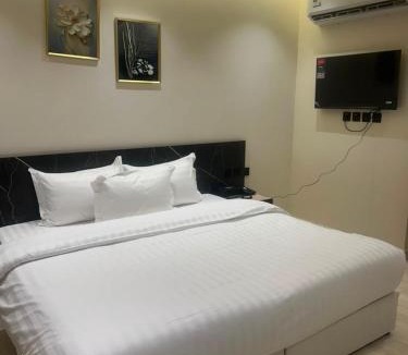 Al Bawadi Apartment | الحياة الخضراء للشقق المخدومه - Al-Hayah Al- Khadra