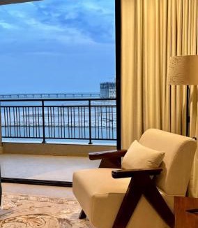 Al Khobar Apartment | 2BR sea view75TV Self Check in Cinem