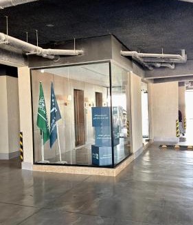 Al Khobar Apartment | 2BR sea view75TV Self Check in Cinem