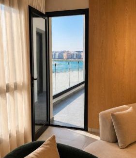Al Khobar Apartment | شقة بثلاث غرف نوم واطلالة على البحر