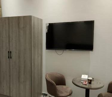 Al Hawiyah Apartment | شقق المرجان الابيض للشقق المخدومة 2