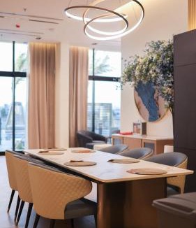 Durrat Al-Arous Apartment | V Beach للعائلات - في بيتش