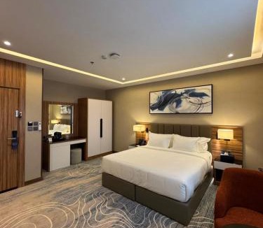 Baljurashi Hotel | Warwick Al Baha Hotel
