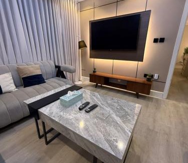 Al Bawadi Apartment | شقه فخمه وأنيقه