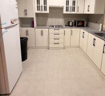 Unaizah Apartment | هوزان للإقامة b9 -شقة بغرفتين نوم ودورتين مياة دخول ذاتي