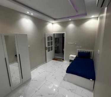 'Asir Apartment | شقة فاخرة بغرفتي نوم ومجلس وصالة مع حوش خاص كبير