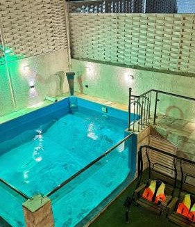 Taif Ski Chalet | Jakarta Hotel Huts أكواخ جاكرتا الفندقية
