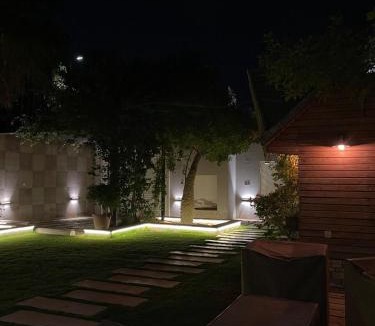 Buraydah Ski Chalet | فيلا قلوريGlory