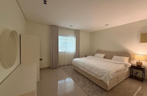 Al-Hamra'a Apartment | شقة 3 غرف نوم وغرفة عاملة الحمراء جدة