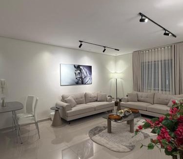 Al-Hamra'a Apartment | شقة 3 غرف نوم وغرفة عاملة الحمراء جدة