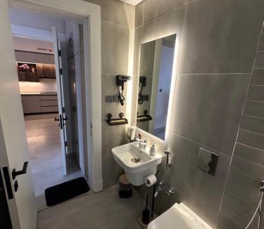 Dammam Apartment | رِهٓاف Rooftop أنيقة بإطلالة بحرية هادئة في الخبر