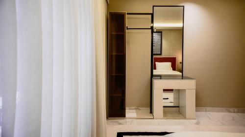 Hera Street Apartment | شقة أنيقة غرفة وصالة حي الزهراء - راحة وموقع مثالي 02