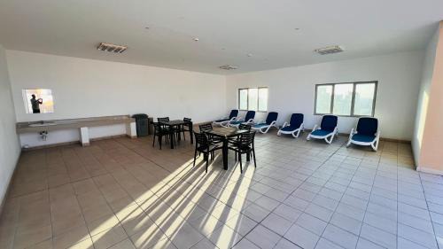 Manama Apartment | Luxury 2 Bedrooms Apartment Partial Sea View 121-Juffair