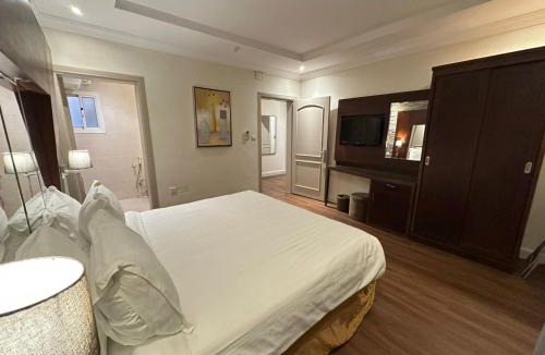 Sari Street Apartment | Loren Served Apartments Al Salamah - Economic