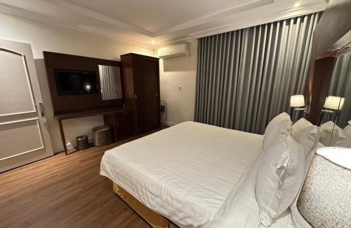 Sari Street Apartment | Loren Served Apartments Al Salamah - Economic