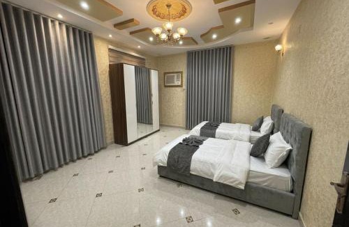 Taif Apartment | الوسام شقة كبيرة 4 غرف نوم وصالة وشرفة -بلكونة- Large apartment with 4 bedrooms, a living room and a balcony