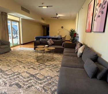 Bay La Sun Apartment | Beach view