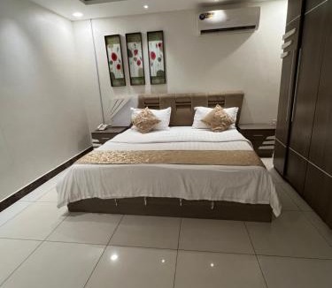 Riyadh Apartment | شركة اجنحة ريمة للشقق المخدومة