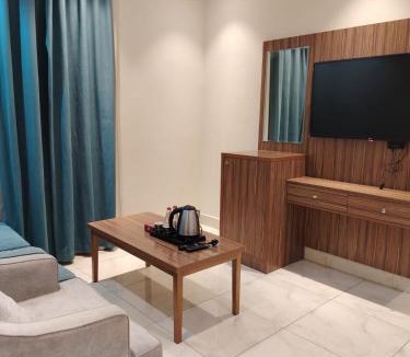 Al Faisaliyah Hotel | التميز الراقي للشقق المخدومة الفيصلية