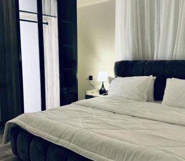 Hera Street Apartment | Modern Apartment 2