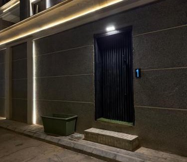 Riyadh Apartment | 1BR Private Enterance & Courtyard, Near Airport