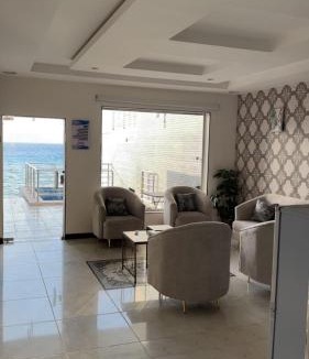 Haql Ski Chalet | شاليهات لودج