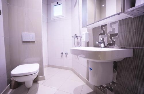 King Abdul Aziz Road Apartment | Mabaat-White Pearl Compound - 600 A-Villa 15
