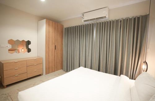 King Abdul Aziz Road Apartment | Mabaat-White Pearl Compound - 600 A-Villa 15