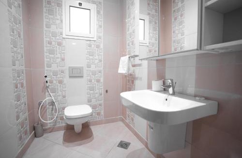 King Abdul Aziz Road Apartment | Mabaat-White Pearl Compound - 600 A-Villa 15