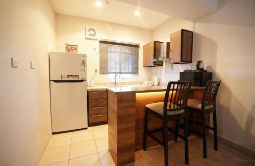 King Abdul Aziz Road Apartment | Mabaat-White Pearl Compound - 600 A-Villa 6