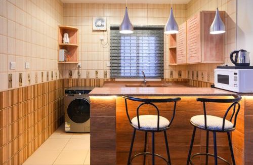 King Abdul Aziz Road Apartment | Mabaat-White Pearl Compound 600 B Villa 18
