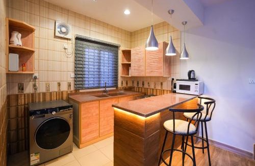 King Abdul Aziz Road Apartment | Mabaat-White Pearl Compound 600 B Villa 3