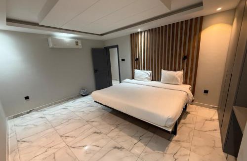 Al Hoora Apartment | Atelier Tower Hoora - Family Apartment
