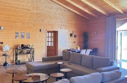 Al Hawiyah Ski Chalet | كوخ النرجس
