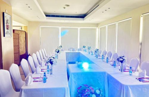 Unaizah Hotel | فندق عنيزة الحديث