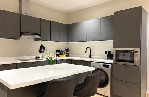 Al Khobar Apartment | Vera 2 Apartment شقه أنيقه بالخبر بثلاث غرف نوم وصاله تتسع ل 6 اشخاص