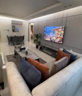 Al Aqiq Apartment | شقة فاخرة غرفتين نوم وصالة بمطبخ مستقل 013l