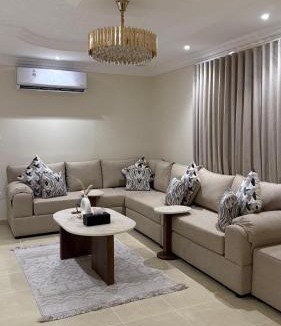 Hera Street Apartment | HomeStay