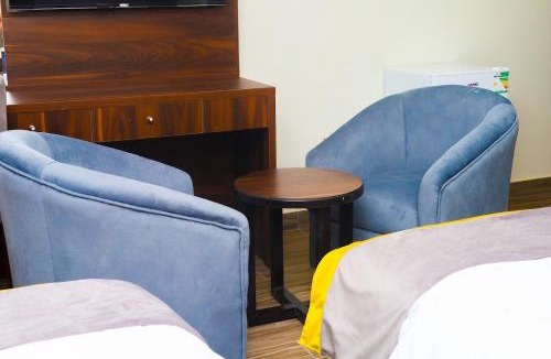 Al Qurayyat Hotel | دارنا بلص للشقق المخدومة