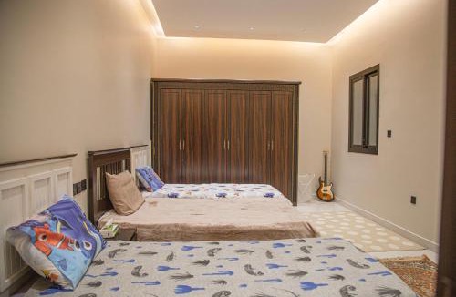 Dhahban Ski Chalet | شاليه واستراحة ورد جدة