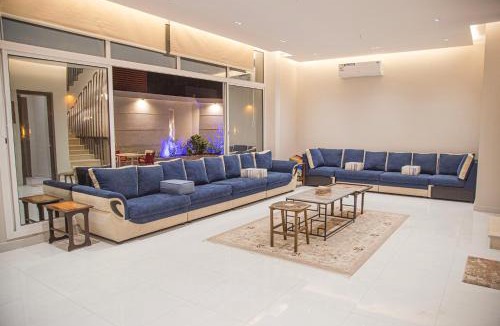 Dhahban Ski Chalet | شاليه واستراحة ورد جدة