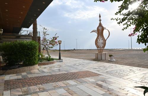 Ar Rayis Resort | شاطئ العرب الرايس