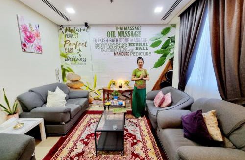 Juffair Hotel | Aspire Tower # Elegant Classic 1Br with Pool and Gym