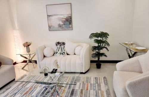 Manama Apartment | White one bedroom studio Manama