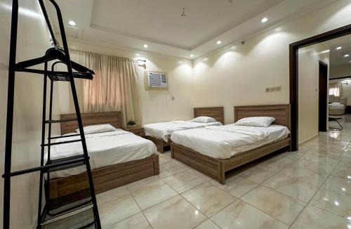 Batha Quraysh Apartment | Spacious 3-Bedroom Retreat in Batha Quraish